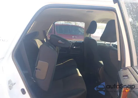 2020 Toyota 4Runner Trd Off Road z USA, uszkodzony, nr VIN JTEBU5JR0L5761296